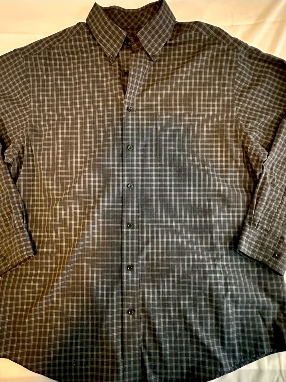 Roundtree & Yorke Black and Gray Plaid Button-Down Shirt